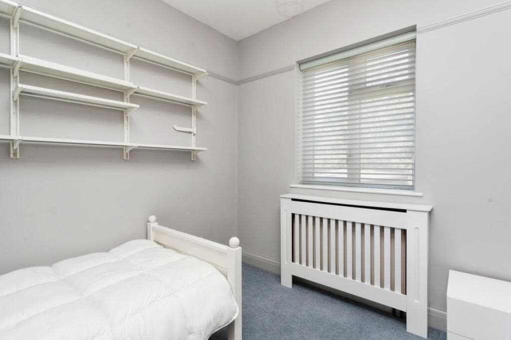 Clarendon Street, Bedford - Image 11