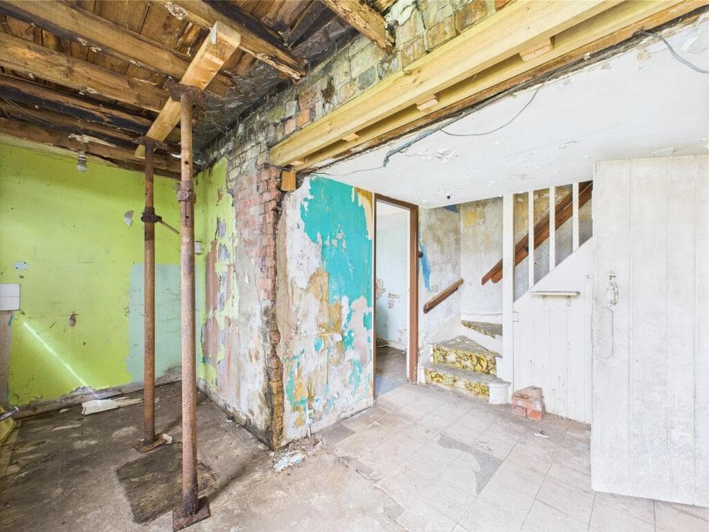 South Street, Alford - Image 7