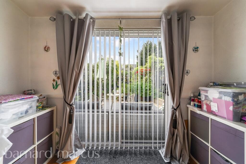 Romany Gardens, Sutton - Image 11