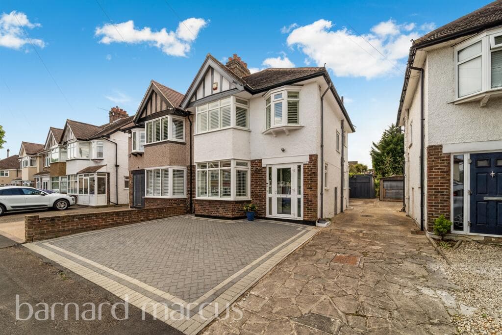 Romany Gardens, Sutton - Image 2