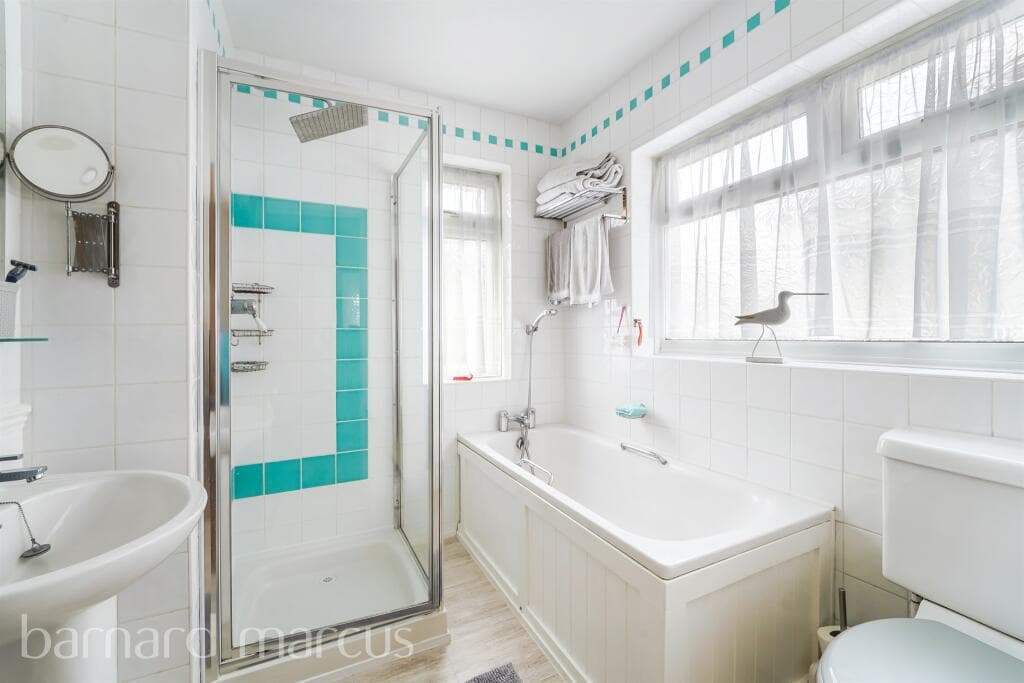 Romany Gardens, Sutton - Image 3