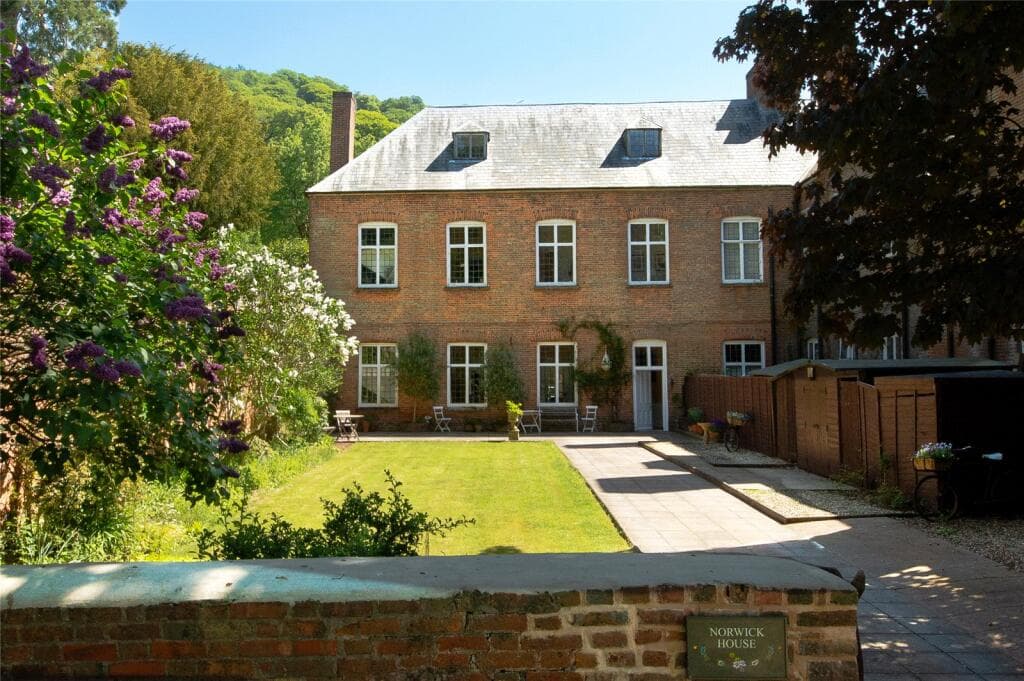 View property at Crowcombe, Taunton, Somerset, TA4