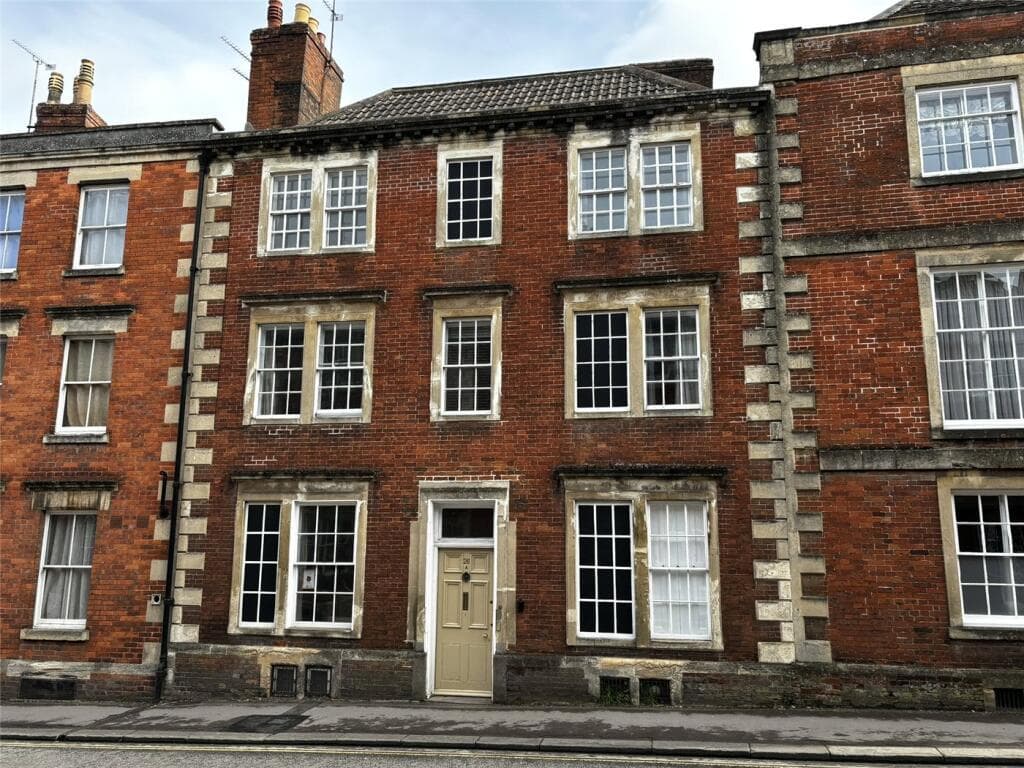 View property at Long Street, Devizes, Wiltshire, SN10
