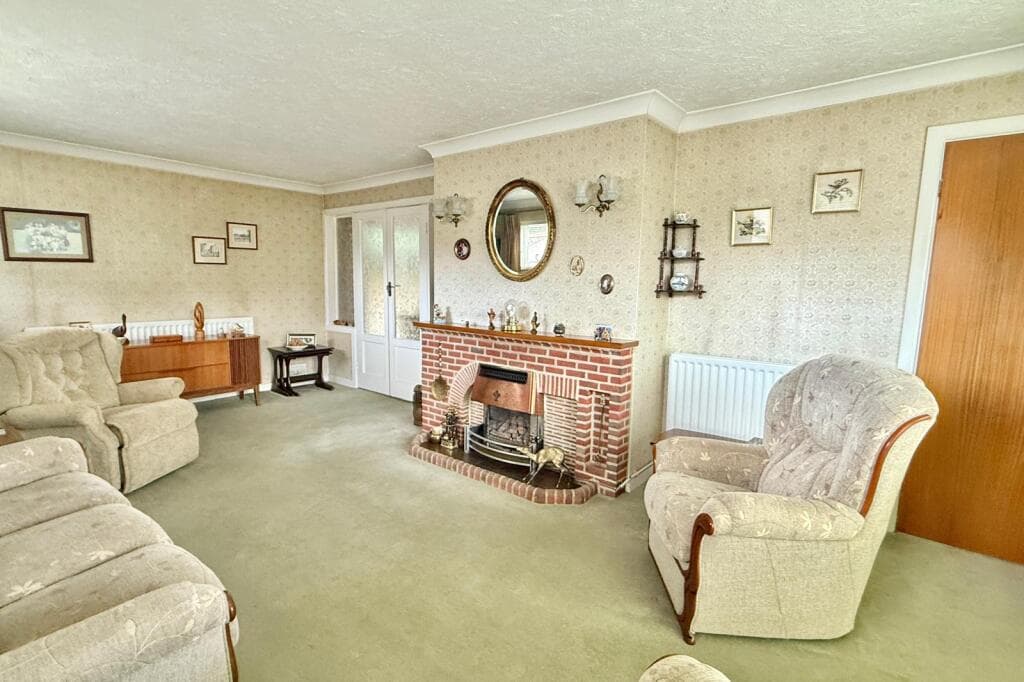 St. Leonards, BH24 - Image 4