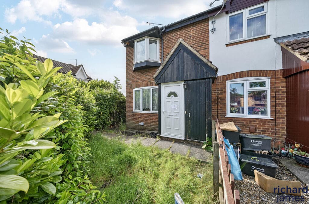 View property at Woodbury Close, Nine Elms, Swindon, SN5