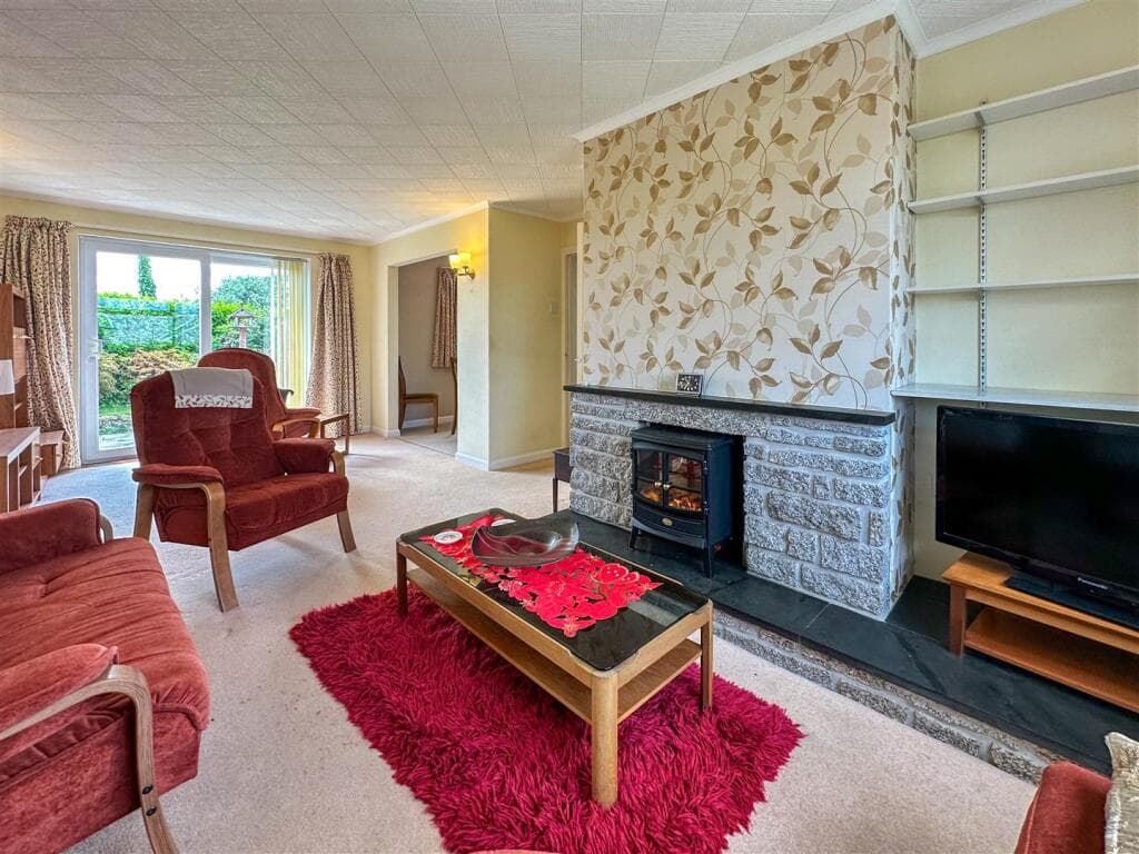 Detached bungalow in coastal setting, Gillan - Image 3