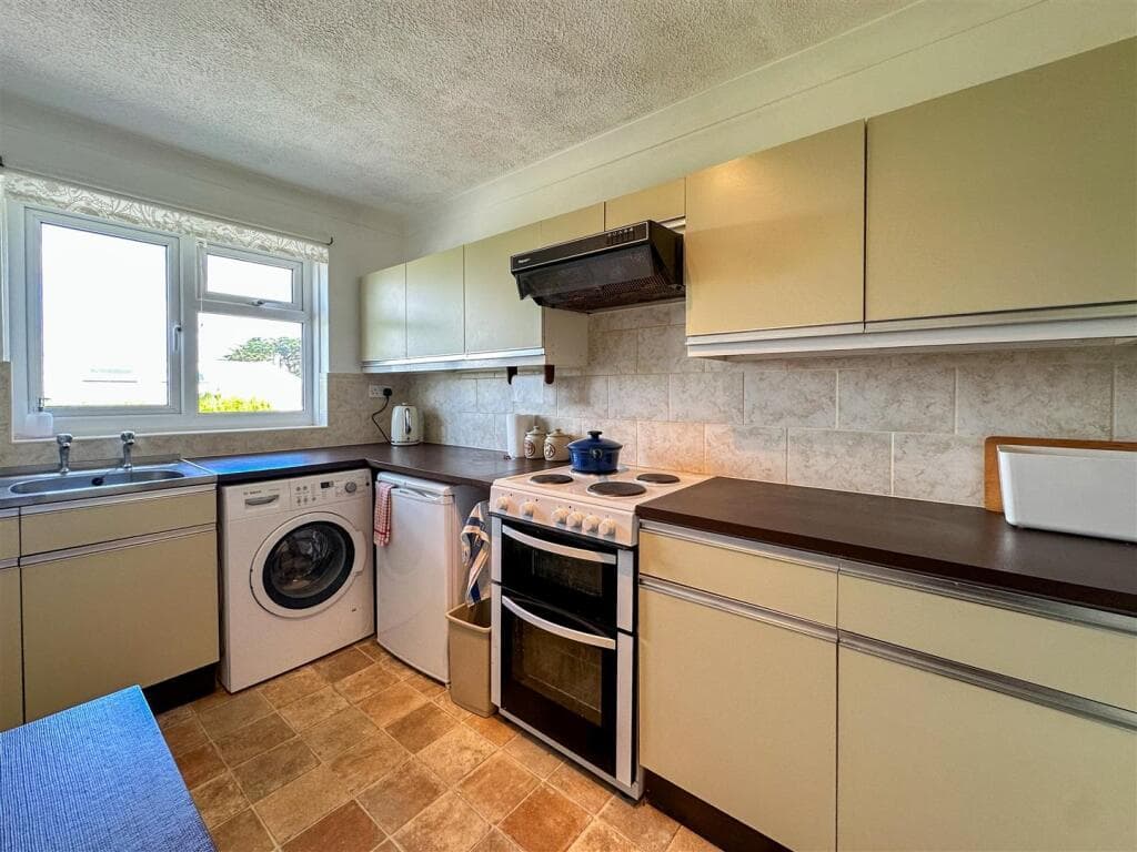 Detached bungalow in coastal setting, Gillan - Image 5