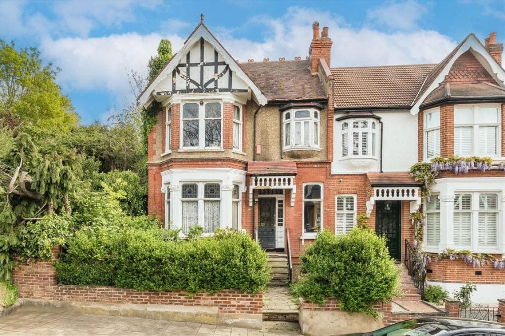 View property at Copley Park, Streatham