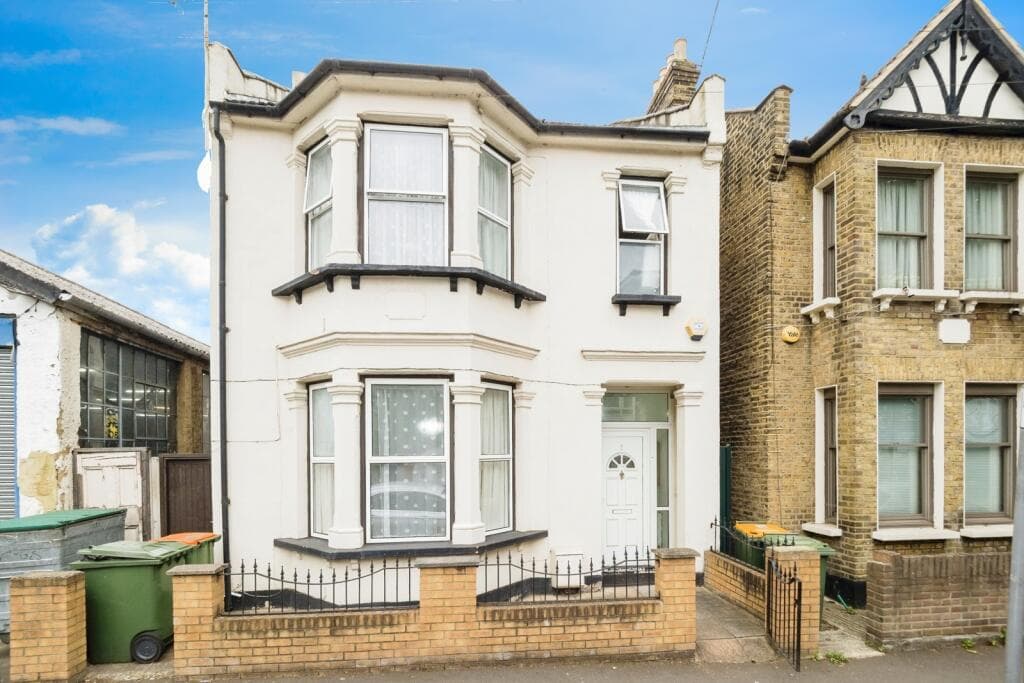 Cumberland Road, LONDON, London, E13 - Image 1