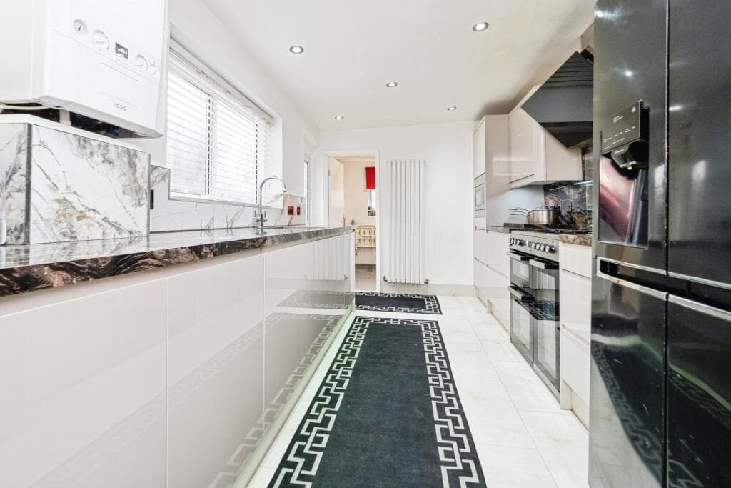 Cumberland Road, LONDON, London, E13 - Image 3