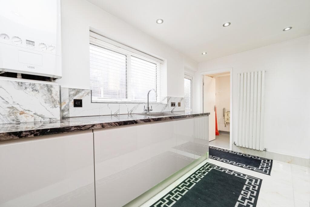 Cumberland Road, LONDON, London, E13 - Image 4