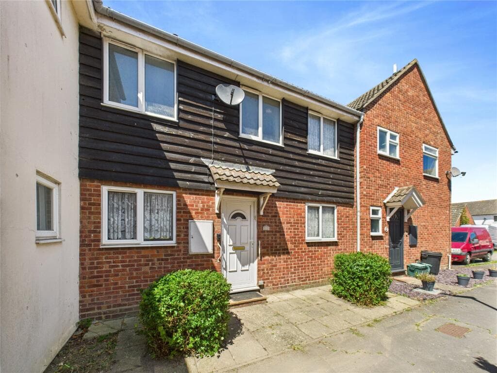 View property at Orwell Close, Colchester, Essex, CO4