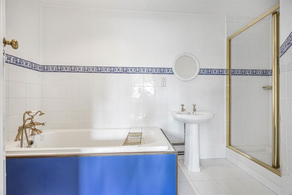 Woodcote Road, Caversham, Reading - Image 11