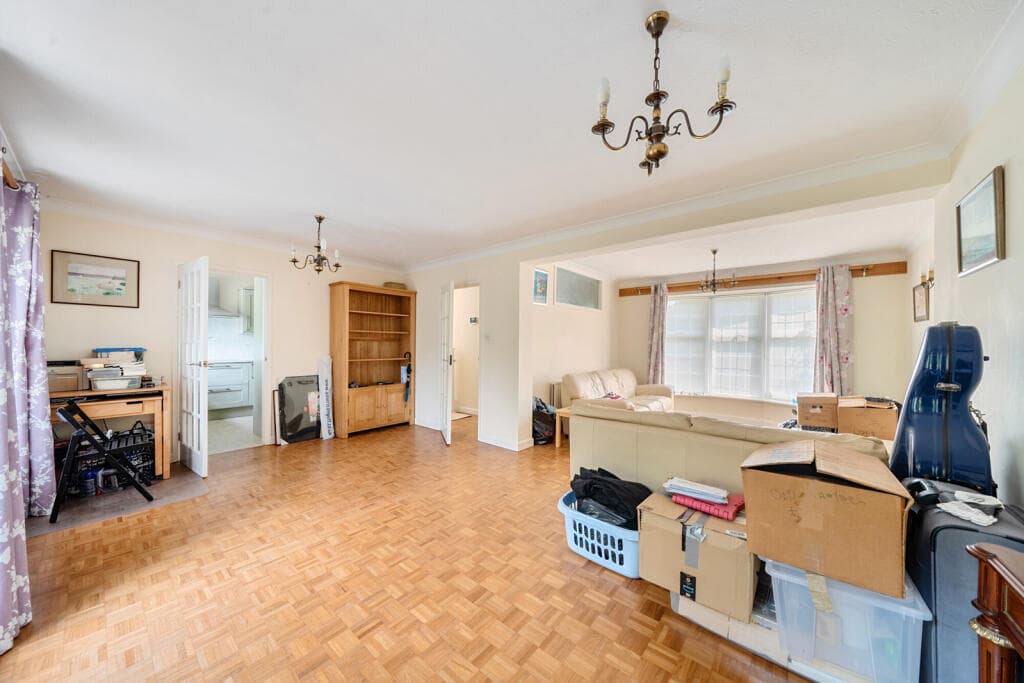 Bentinck Close, Gerrards Cross, Buckinghamshire - Image 5