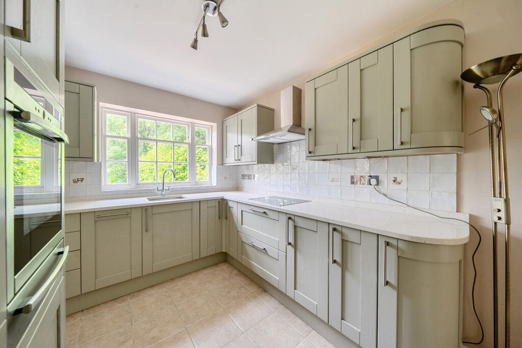 Bentinck Close, Gerrards Cross, Buckinghamshire - Image 7