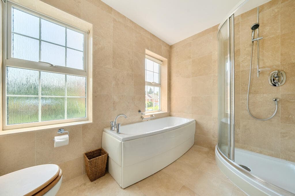 Bentinck Close, Gerrards Cross, Buckinghamshire - Image 9