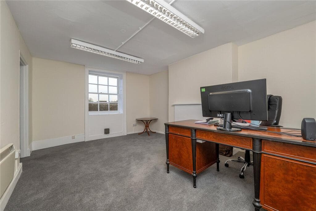 Stamford, Ironmonger Street - Image 11
