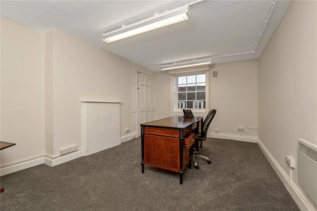 Stamford, Ironmonger Street - Image 9