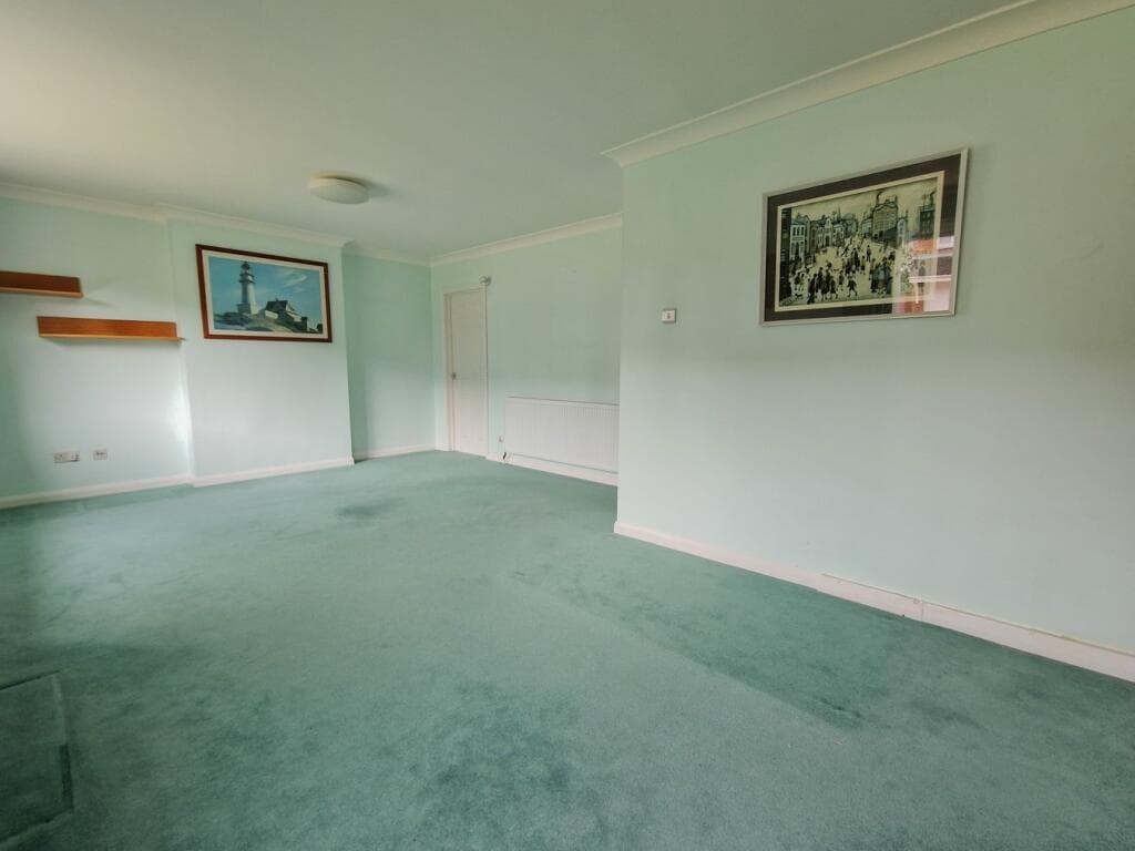 Birch Close, Broom, Biggleswade, SG18 - Image 2