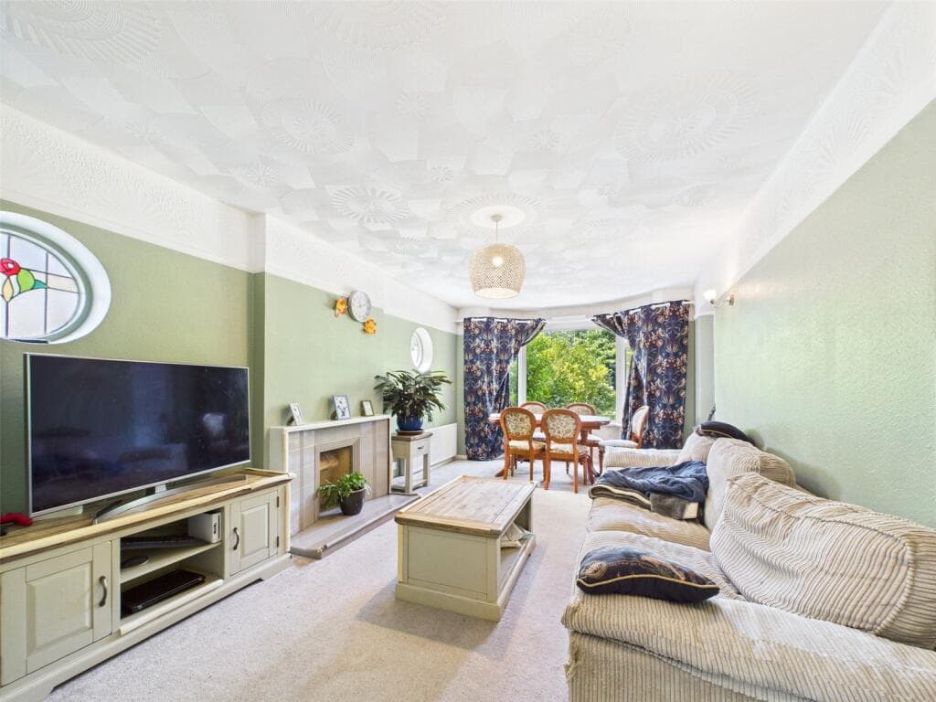 Castle Lane West, Bournemouth, BH8 - Image 2