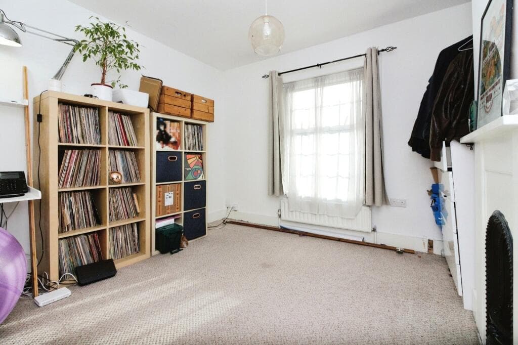 Farnell Road, Staines-upon-Thames, Surrey, TW18 - Image 10
