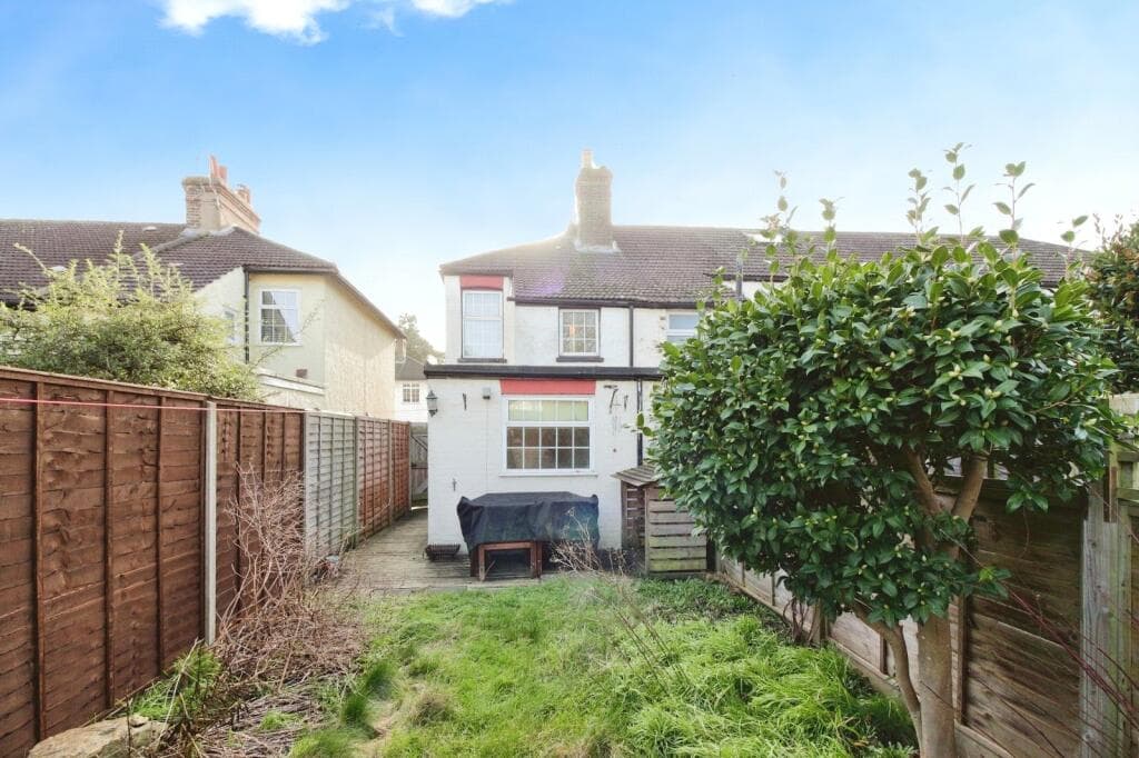 Farnell Road, Staines-upon-Thames, Surrey, TW18 - Image 2