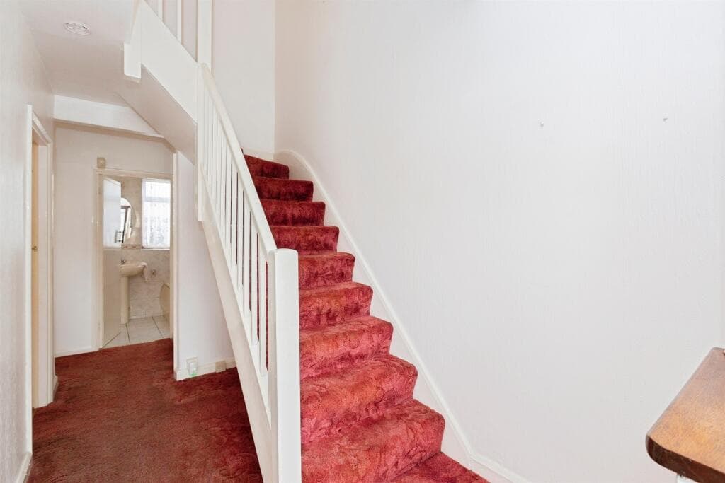 Julia Gardens, Barking - Image 3