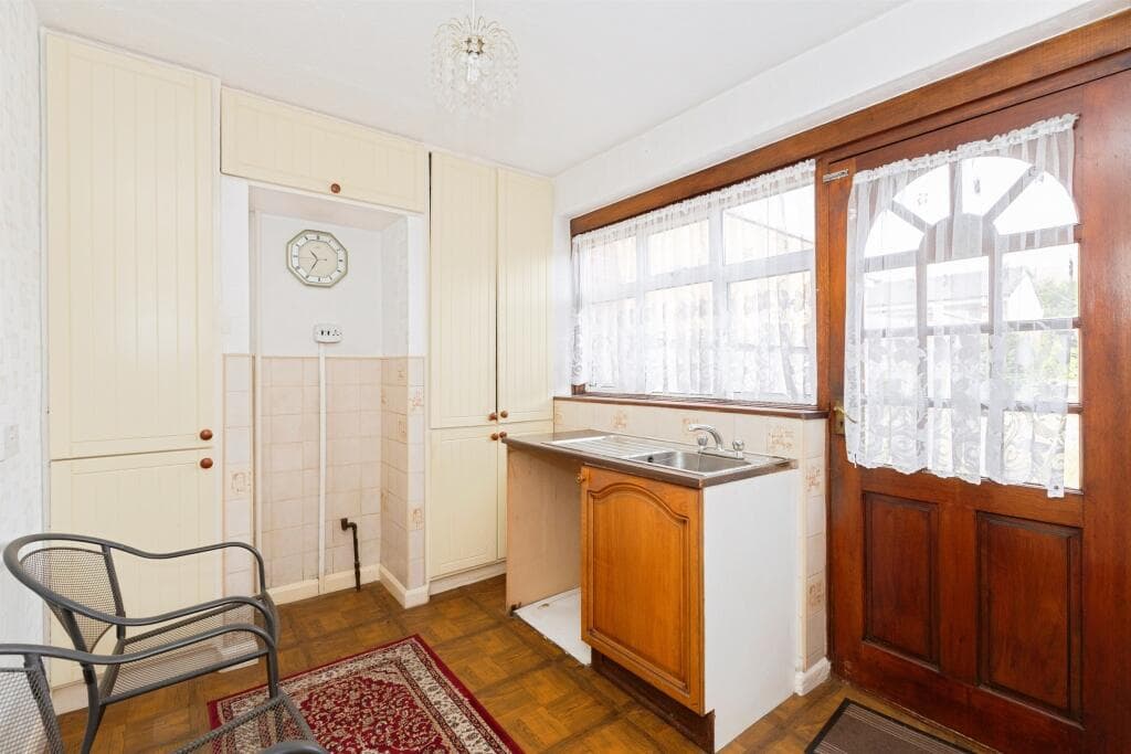 Julia Gardens, Barking - Image 6