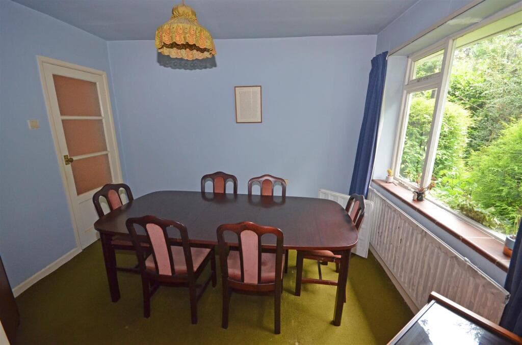 Mottram Road, Stalybridge - Image 10