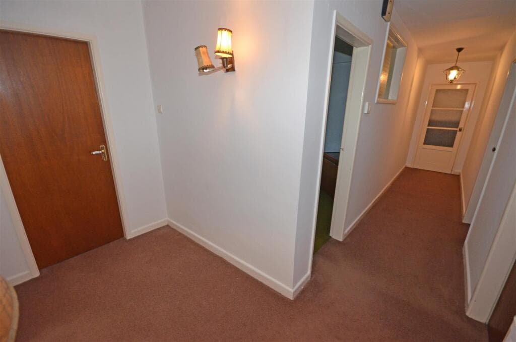 Mottram Road, Stalybridge - Image 6
