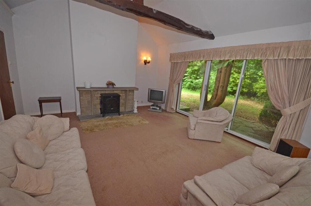 Mottram Road, Stalybridge - Image 7