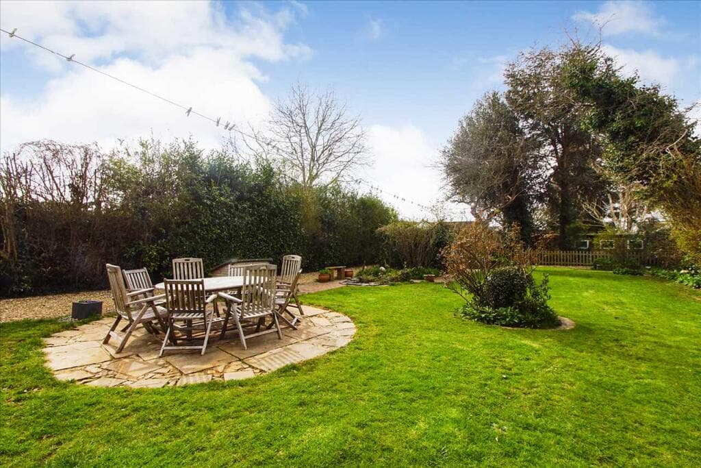 Burnham Lane, Burnham - Image 10