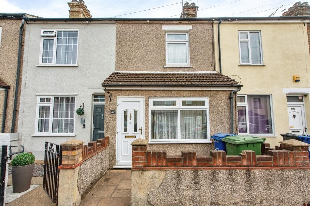 View property at Salisbury Road, Grays