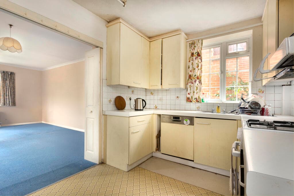 Radinden Manor Road, Hove, Hove, BN3 - Image 4