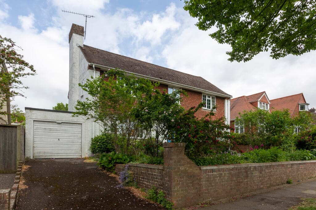 Radinden Manor Road, Hove, Hove, BN3 - Image 9