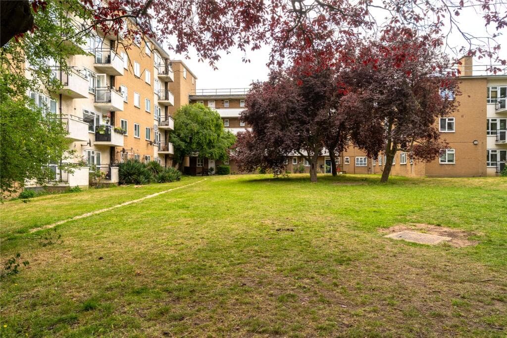 View property at Streatham Hill, London, SW2