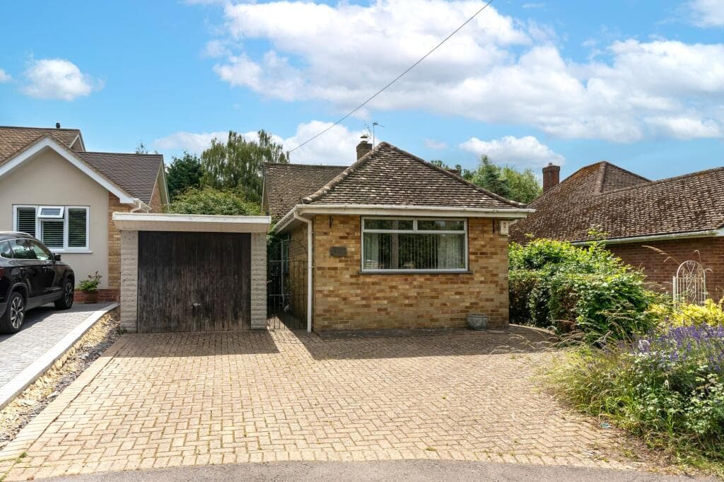Spring Lane, Horspath, OX33 - Image 1