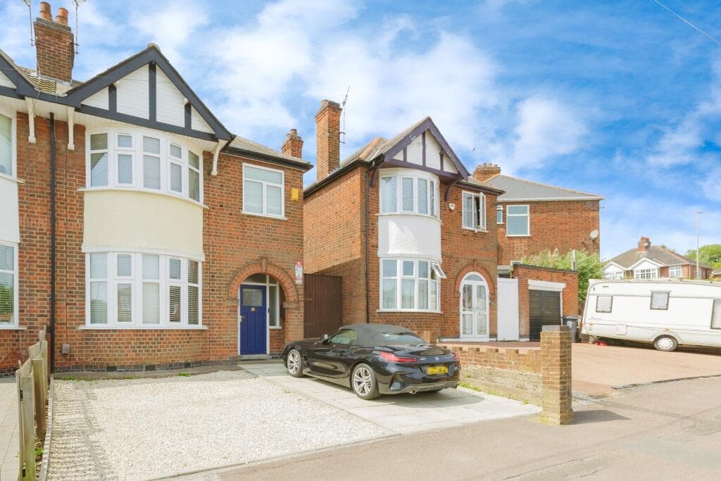 Petworth Drive, Leicester, LE3 - Image 1