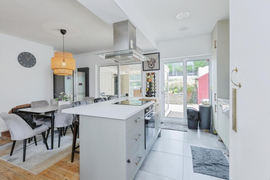 Petworth Drive, Leicester, LE3 - Image 2
