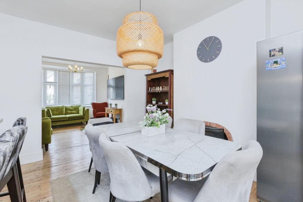 Petworth Drive, Leicester, LE3 - Image 5