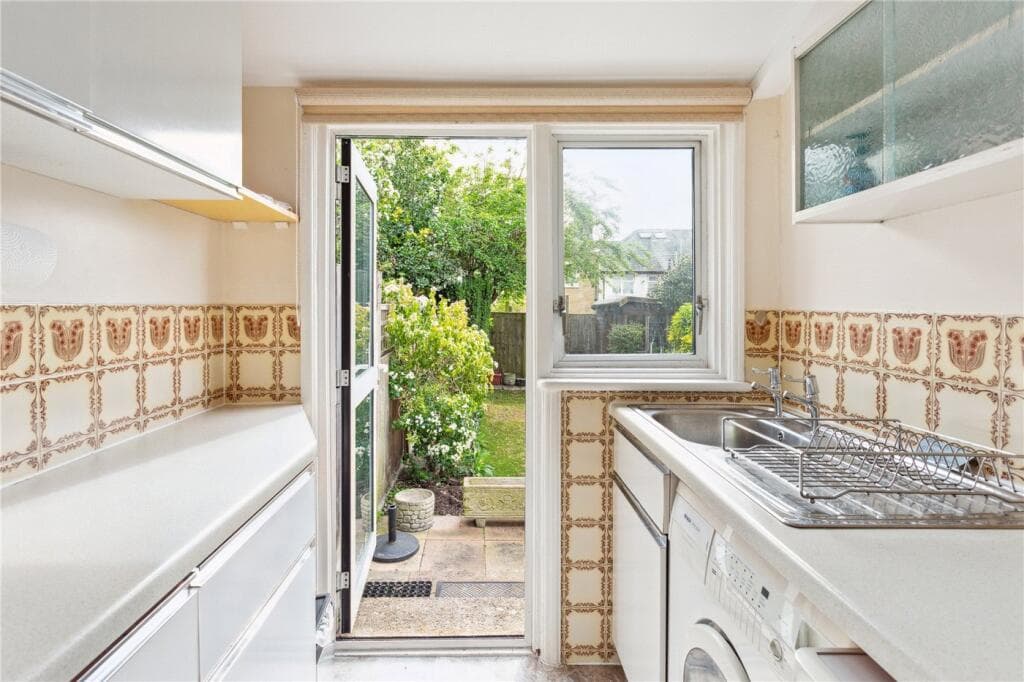 Lynwood Road, London, SW17 - Image 5