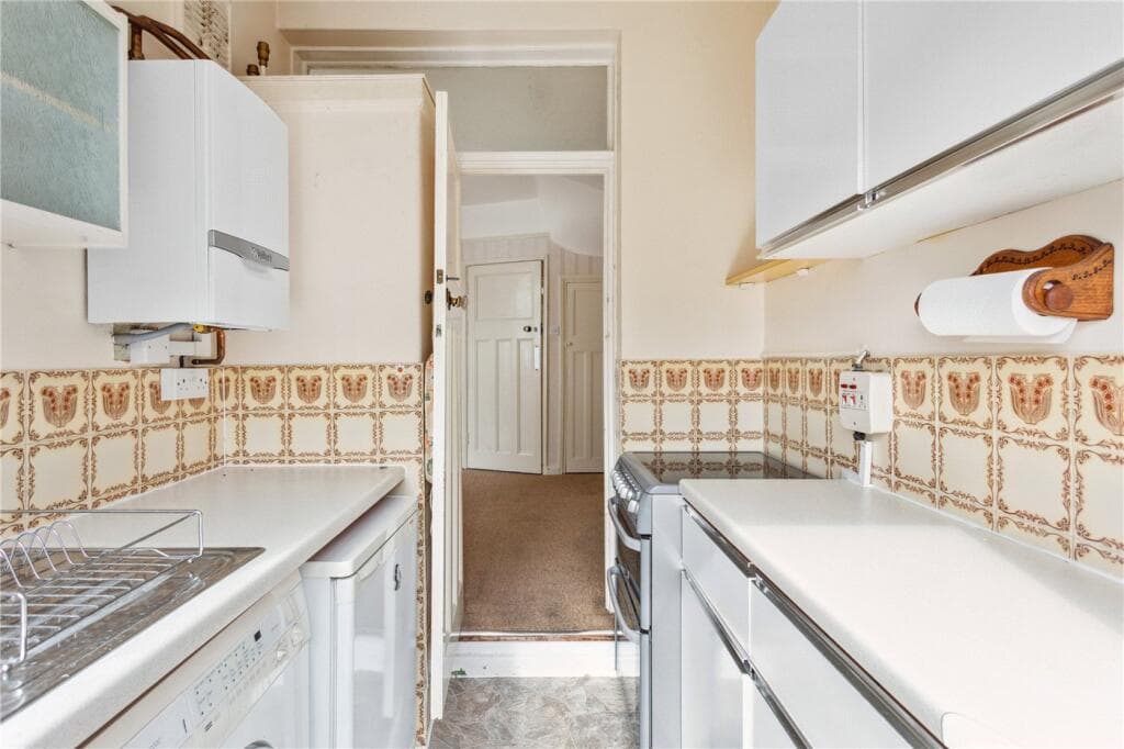 Lynwood Road, London, SW17 - Image 8