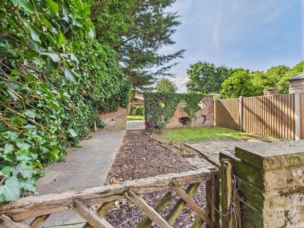 St. Marys Road, Langley, Berkshire, SL3 - Image 10