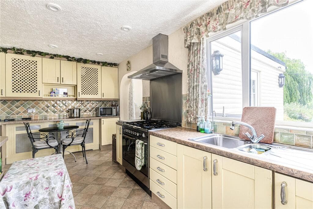 Crest View Drive, Petts Wood, Orpington, BR5 - Image 11