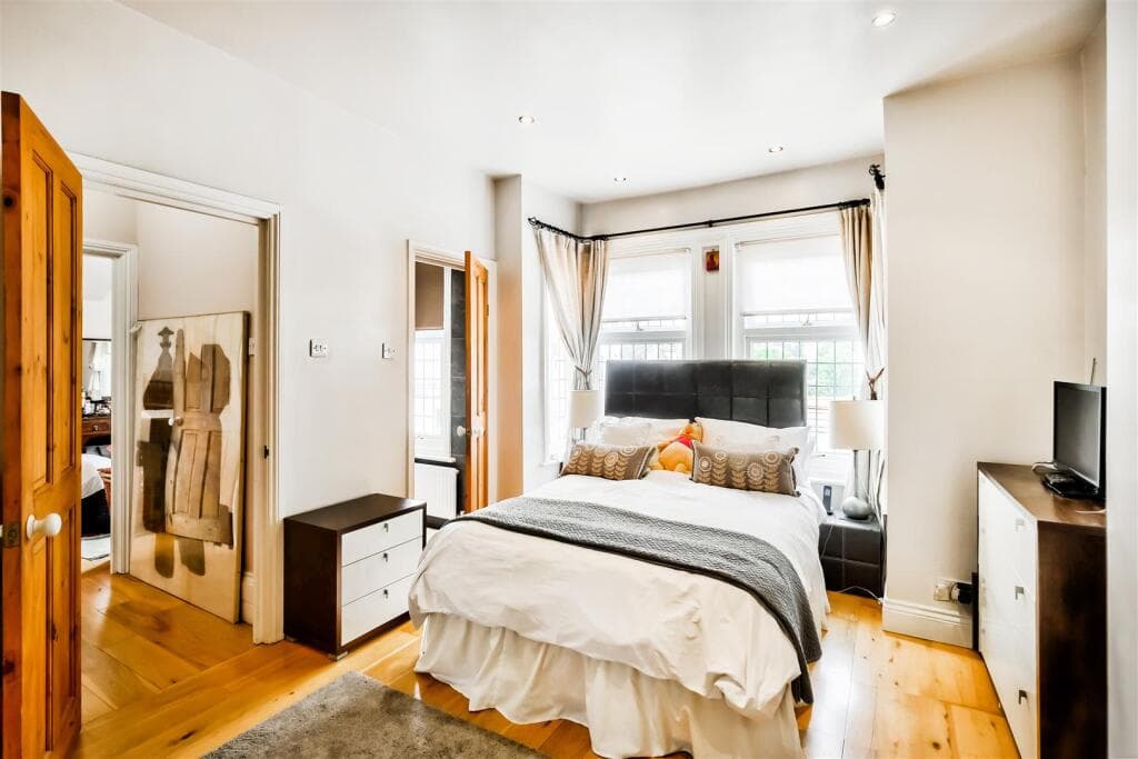 Westbury Terrace, Forest Gate - Image 11