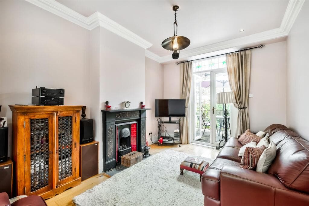 Westbury Terrace, Forest Gate - Image 2