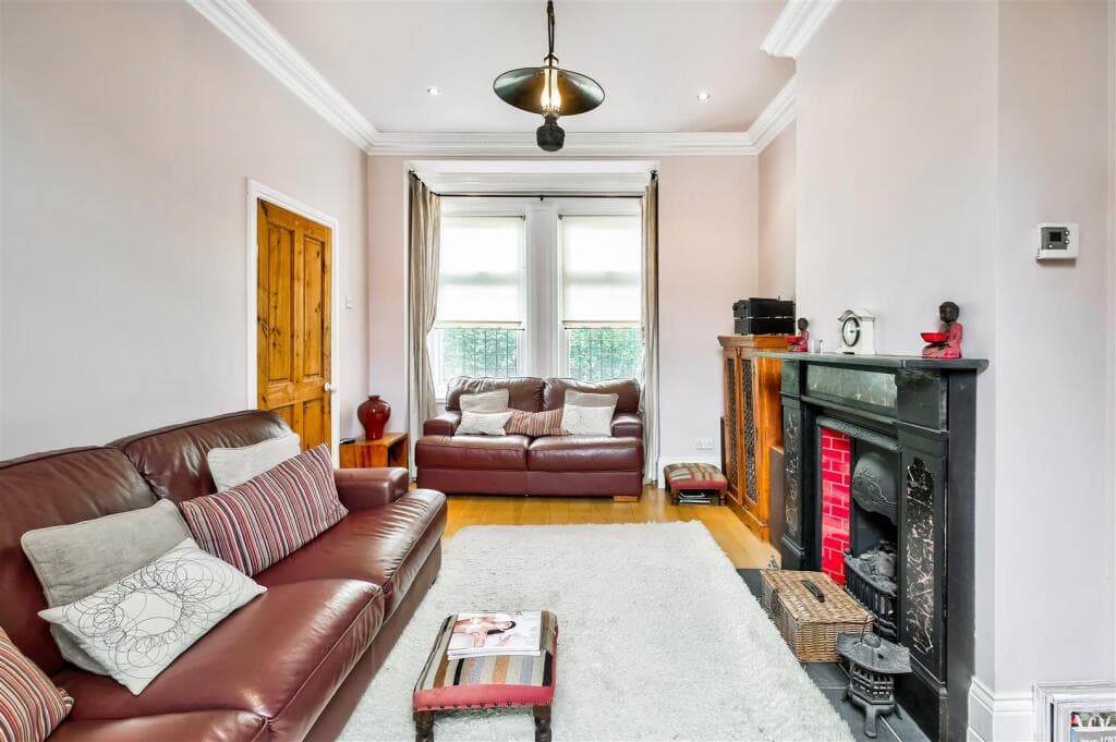 Westbury Terrace, Forest Gate - Image 4