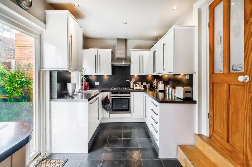 Westbury Terrace, Forest Gate - Image 5