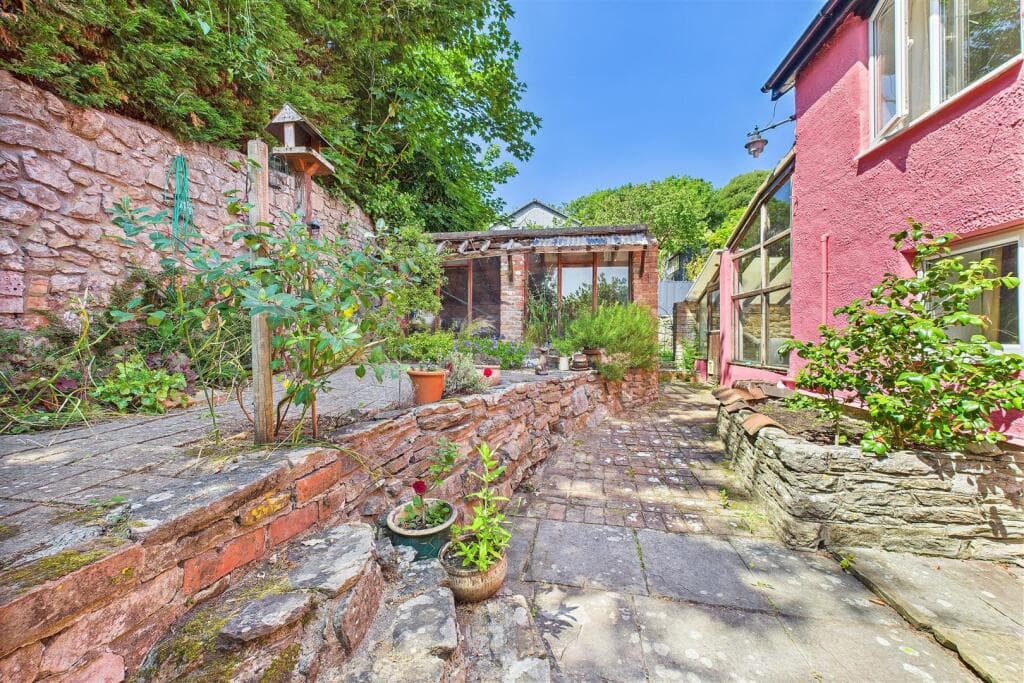 Tucked away on the outskirts of Clevedon Town Centre - Image 2
