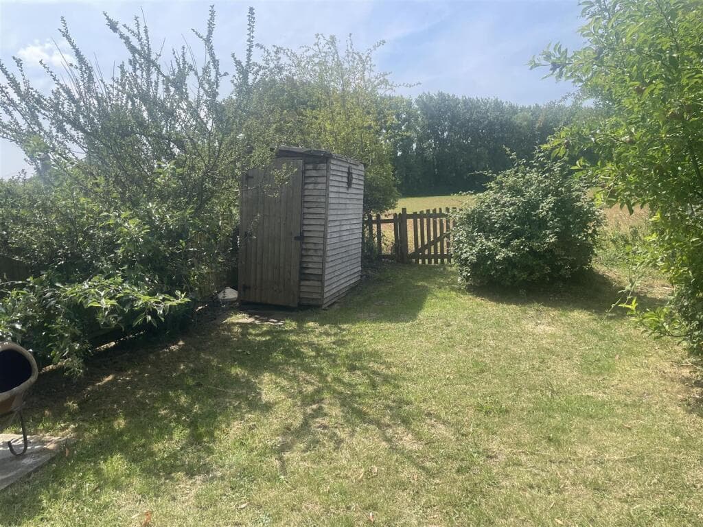 Puddletown, Haselbury Plucknett - NO CHAIN - Image 10